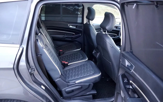 Ford S-Max cena 124230 przebieg: 168924, rok produkcji 2017 z Gdańsk małe 781